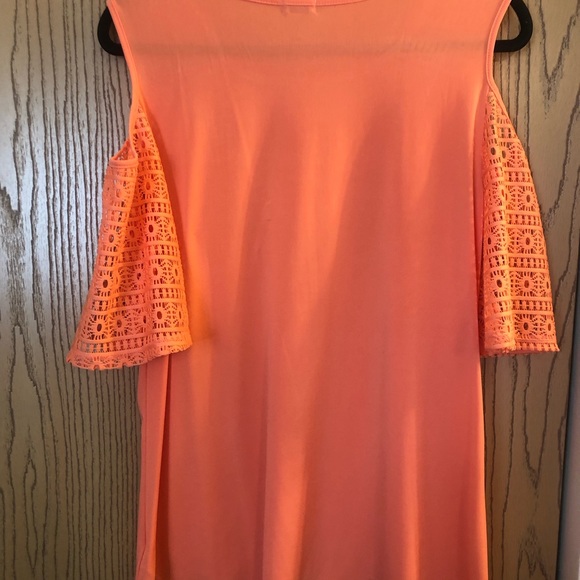 Avon Studio 1886 cold shoulder crochet sleeve top - Picture 5 of 7